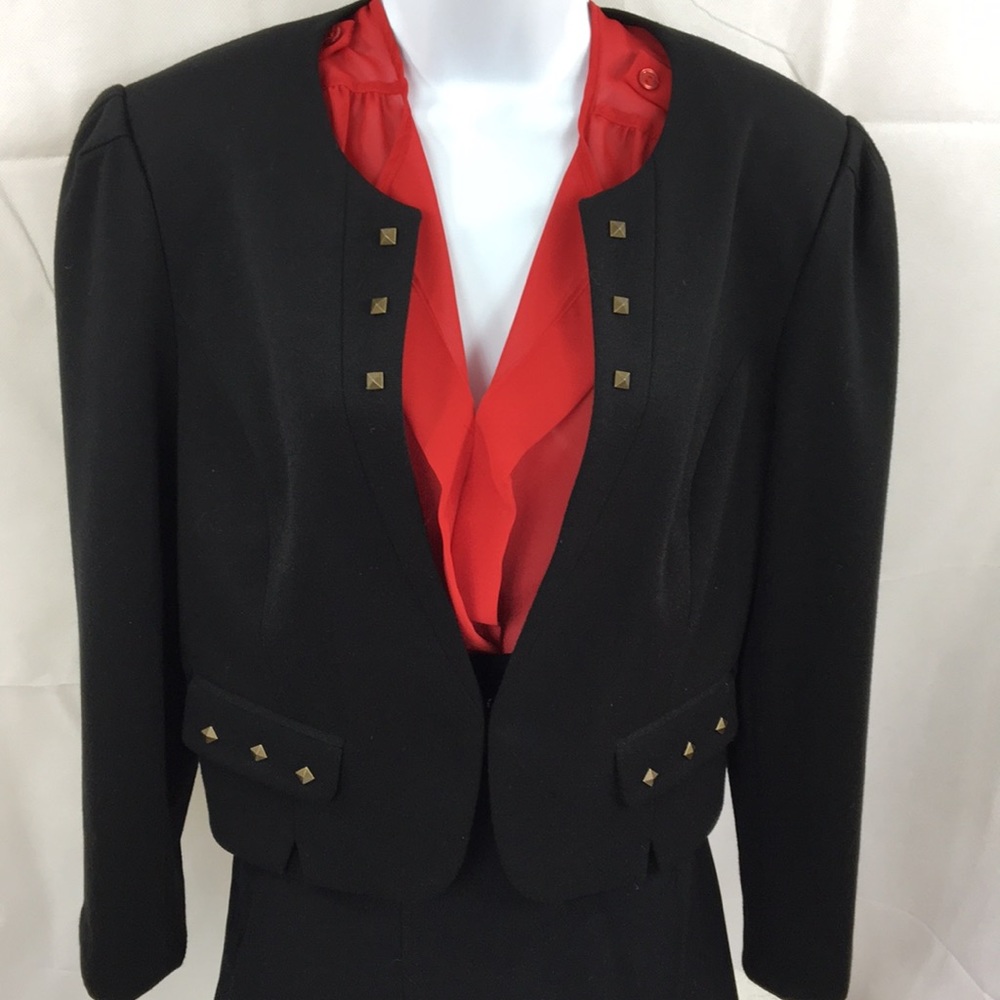 Cass Cropped Blazer With Gold Studs
